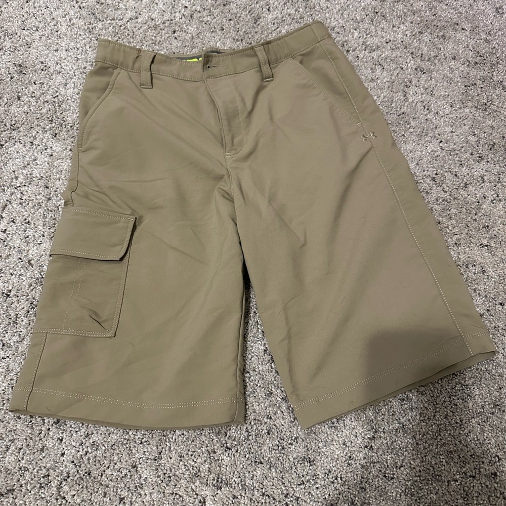 Under Armour cargo khaki shorts